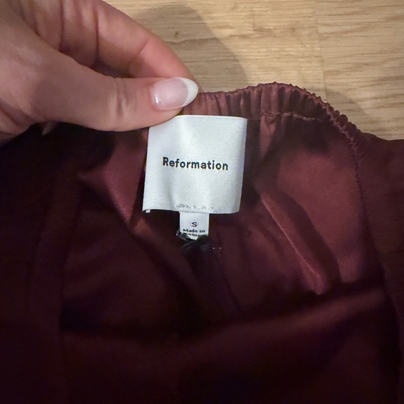 Reformation Fern Shorts in romance - Picture 5 of 7